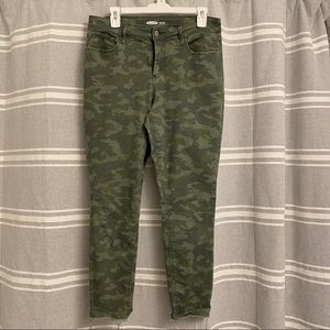 Camo print skinny jean